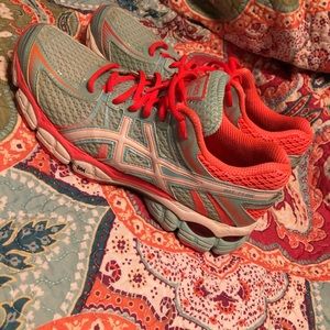 ASICS snickers